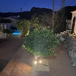 Leonie, Private Pool, Jacuzzi, 8p Villa Orba