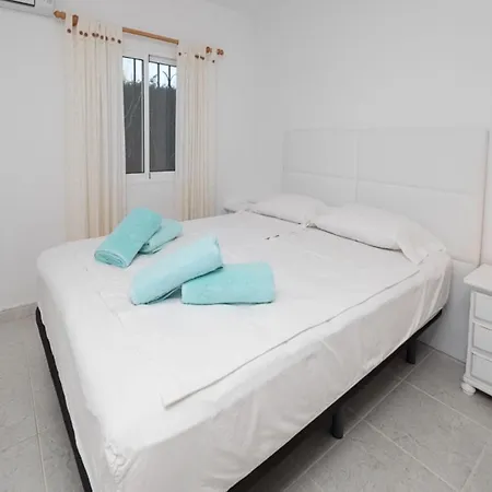 Leonie, Private Pool, Jacuzzi, 8p *