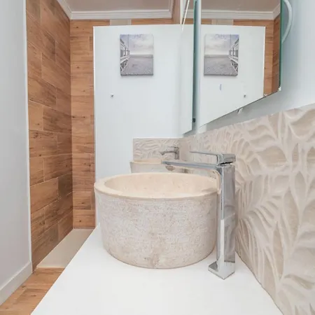 Leonie, Private Pool, Jacuzzi, 8p * Orba